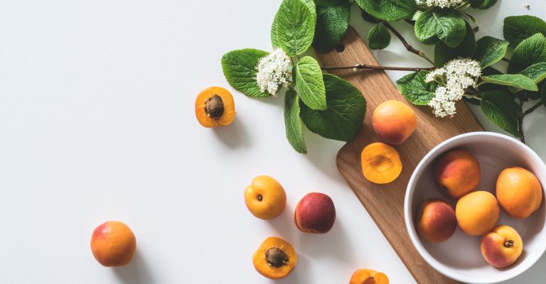 apricot-background-berry-1028599 abrikoser