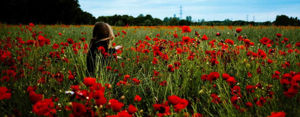 Fremtiden Barn i blomstereng